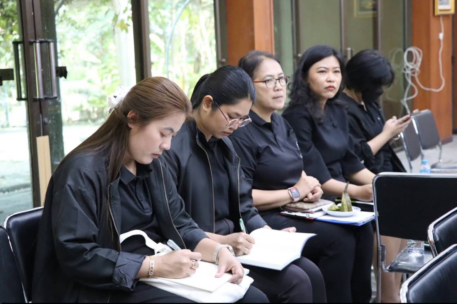 title - ผู้ว่าราชการจังหวัดพระนครศรีอยุธยา ลงตรวจพื้นที่เตรียมการพระราชพิธีถวายพระเพลิงพระบรมศพ สมเด็จพระนางเจ้าสิริกิติ์ พระบรมราชินีนาถ พระบรมราชชนนีพันปีหลวง ณ ศูนย์ส่งเสริมและพัฒนาอาชีพเสริมนอกภาคการเกษตร อำเภอบางไทร